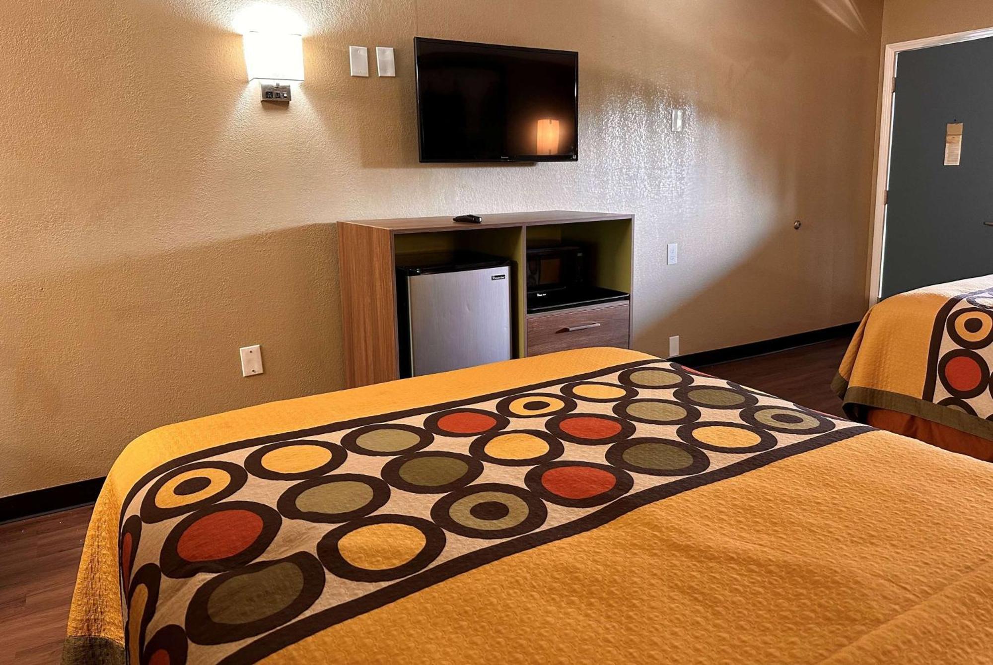Super 8 By Wyndham Cincinnati-Springdale Oh Bagian luar foto